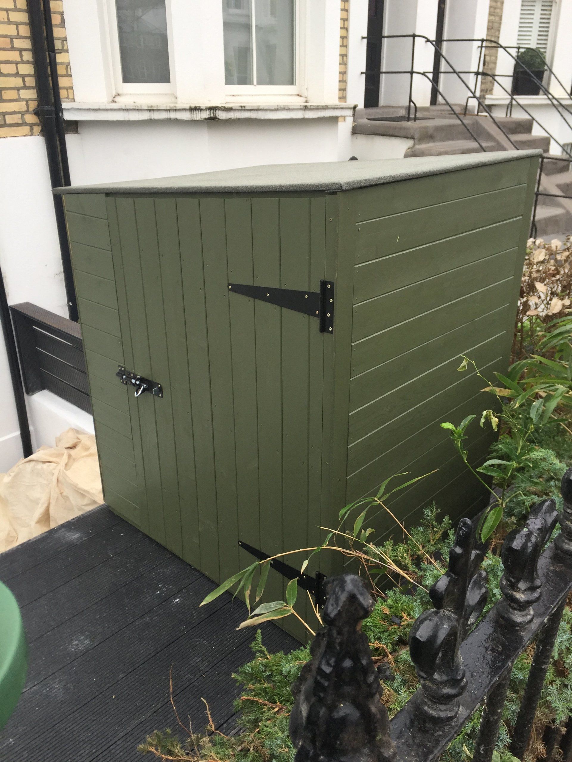 Buggy shed with side opening door