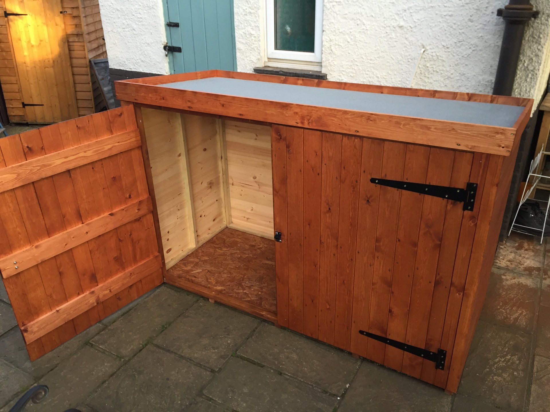 Living roof shed