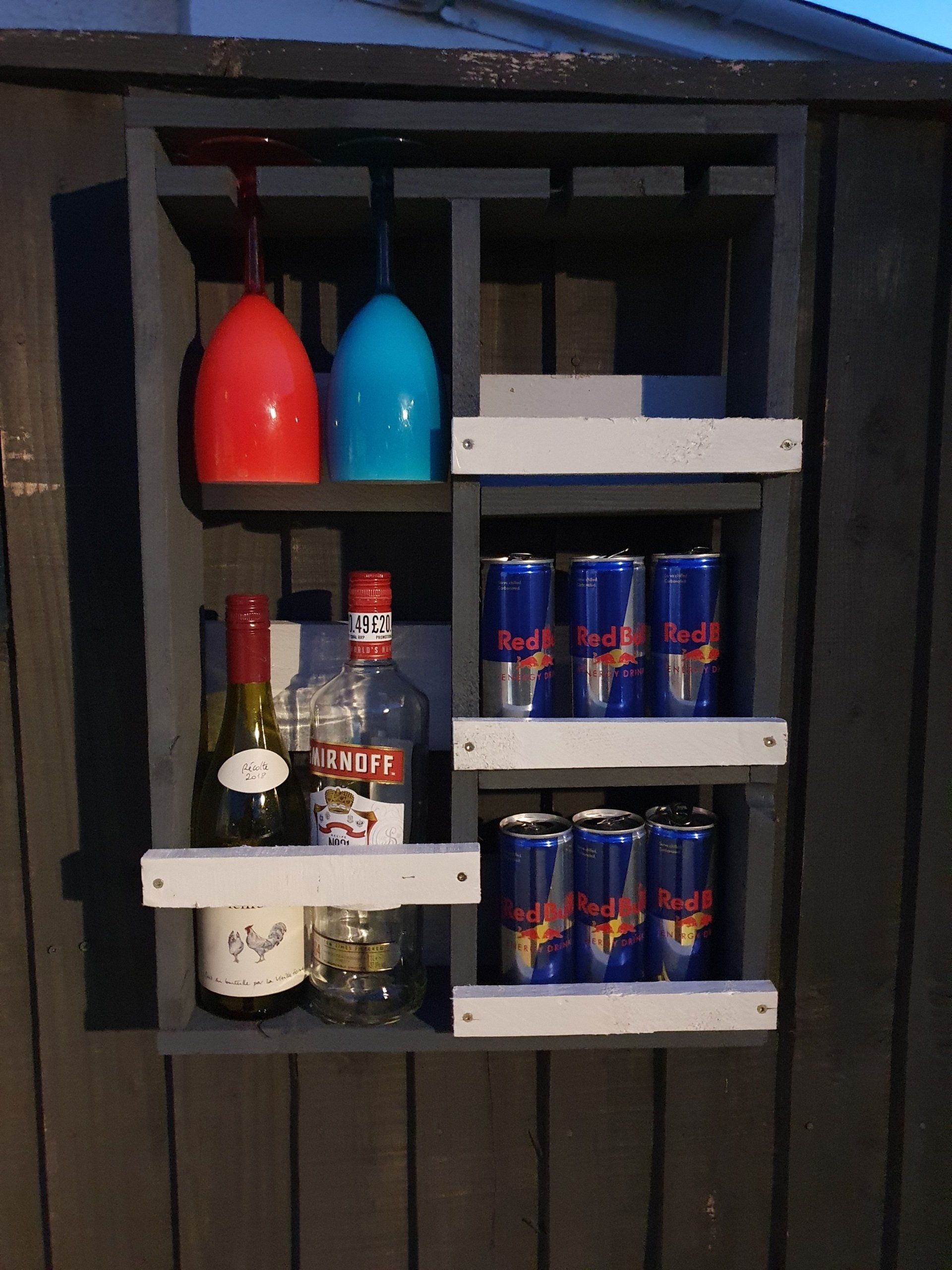 Can and bottle outside holder