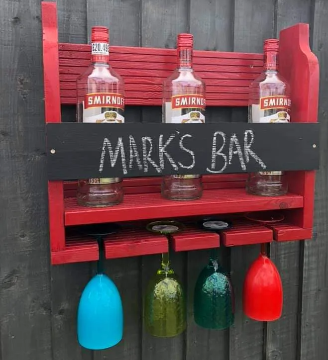Bottle fence bar