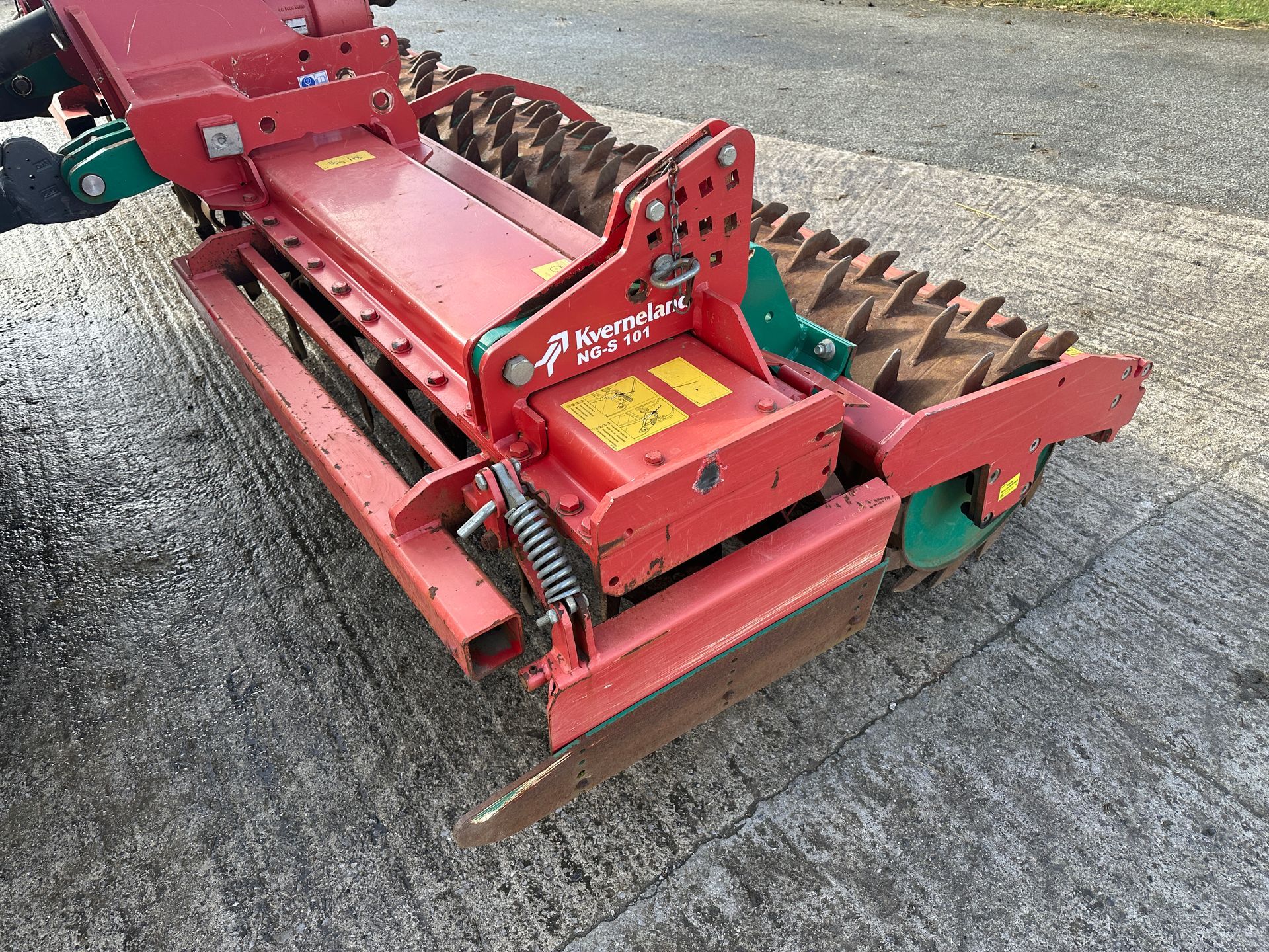 Kverneland Power Harrow, NG S 101, 4m Carbide Tines, Packer Roller, 2014, KV Power Harrow Maschio Power harrow, Maschio, DMR 4000, 4m Power harrow, Cultivator, Plough, Field, Machine, Kverneland NGS 401 Power Harrow, Rotovator, New tines, Plough, Arable, Equipment for sale