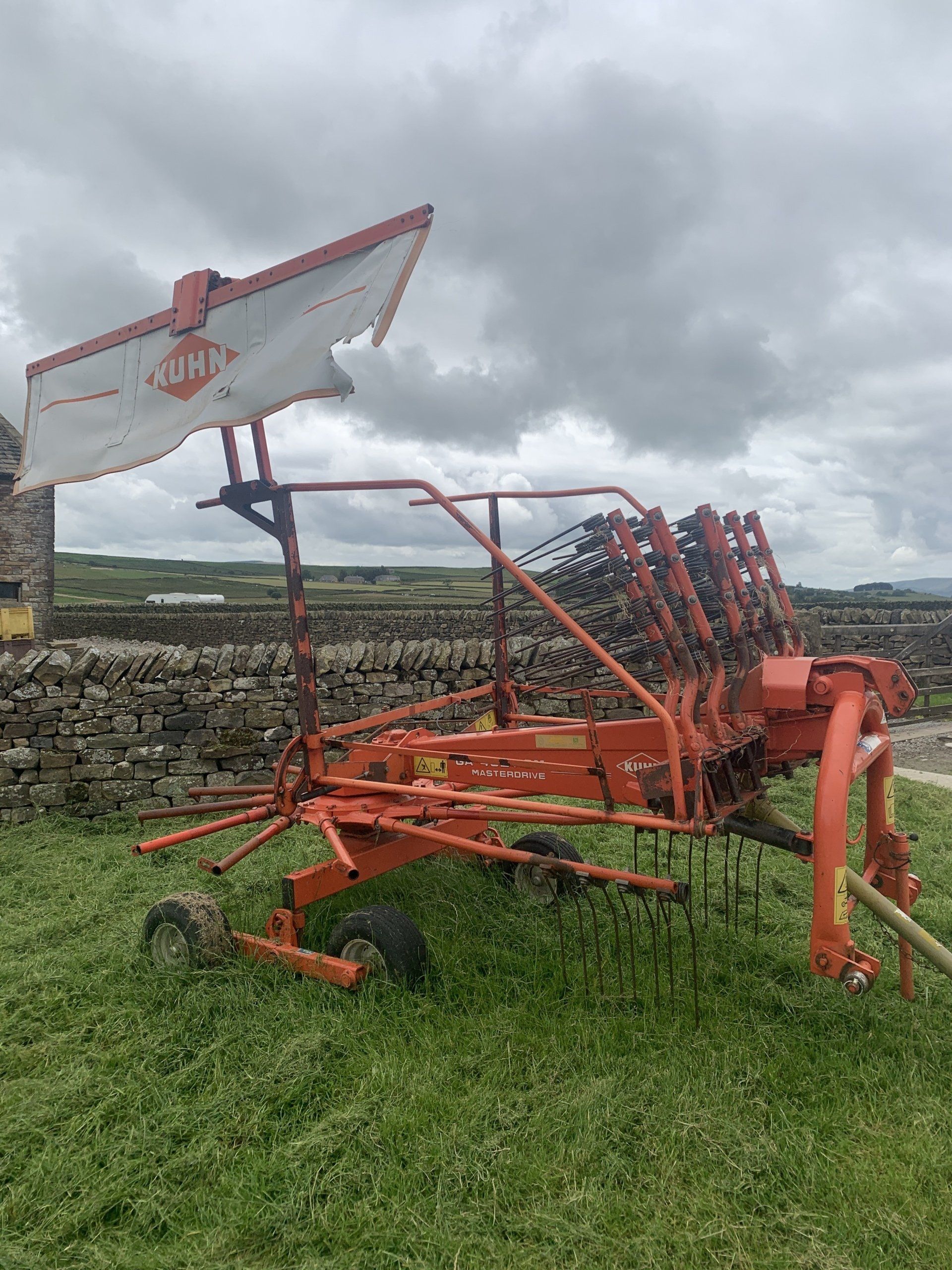 Kuhn GA 4321 Single Rotor Rake, Masterdrive, Rowing Up machine, For Sale, parkers trading, Tosside, Marl Barn, Kuhn, Lely, Claas, Tedder, Haybob, Tines, Parts, Tractor, PTO,