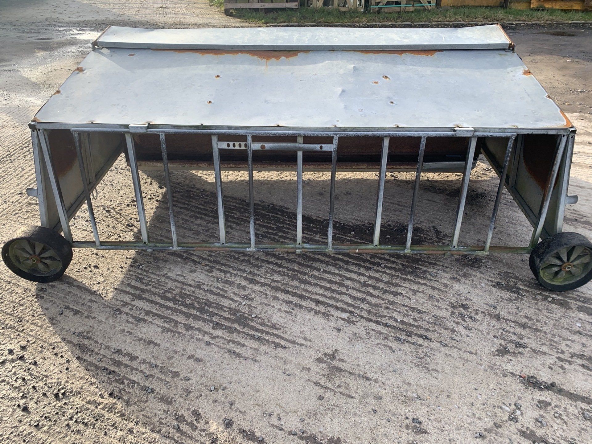 IAE, Creep Feeder, 8 '. Shelter, hut, Lambs, Calf, Goats, Weather, Snow, Rain, Sheep, Turnover, Crate, IAE, Galvanised, Ritchie, Ironwork, Handling, Crush, Horning, Docking, Foot trimming, Cattle, Goat, Pig, Sheep, Lamb, IAE, IAE