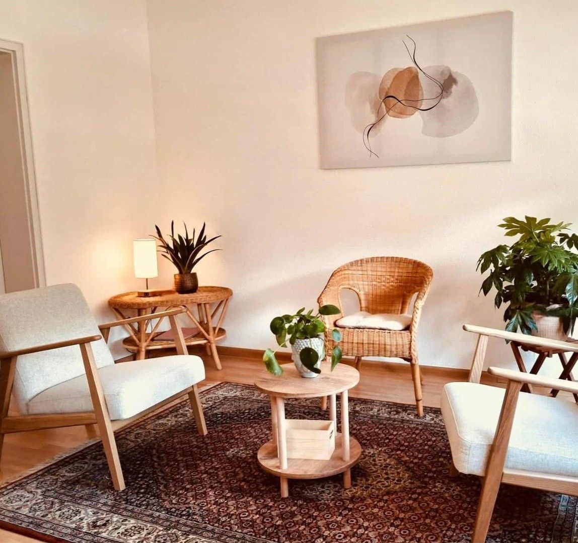 Raum für Gesprächstherapie und Gestalttherapie in Saarbrücken der Heilpraktiker für Psychotherapie Niritya im Saarland.