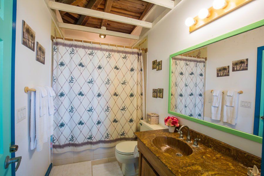 Casa Flamenco Beach House bathroom
