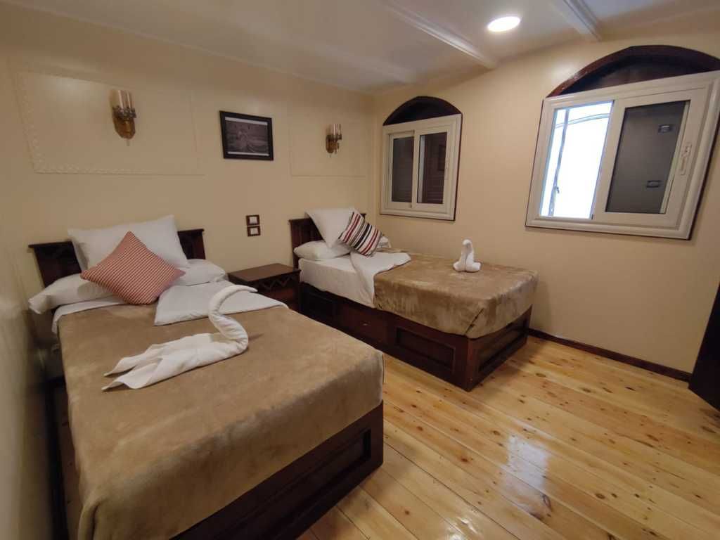 Dahabiya sur le Nil, voyage Égypte sur le Nil, croisières Deluxe Egypte, voyage Egypte pas cher, croisière Nil Egypte, voyage Egypte tout compris, agence de voyage Egypte, Agence de voyage Paris, Dahabiyat, Croisière sur le Nil en Dahabiya, visite Egypte, voyage en Egypte, séjour egypte all inclusive, nil view, Louxor, Assouan,