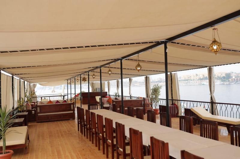 Dahabiya sur le Nil, voyage Égypte sur le Nil, croisières Deluxe Egypte, voyage Egypte pas cher, croisière Nil Egypte, voyage Egypte tout compris, agence de voyage Egypte, Agence de voyage Paris, Dahabiyat, Croisière sur le Nil en Dahabiya, visite Egypte, voyage en Egypte, séjour egypte all inclusive, nil view, Louxor, Assouan,