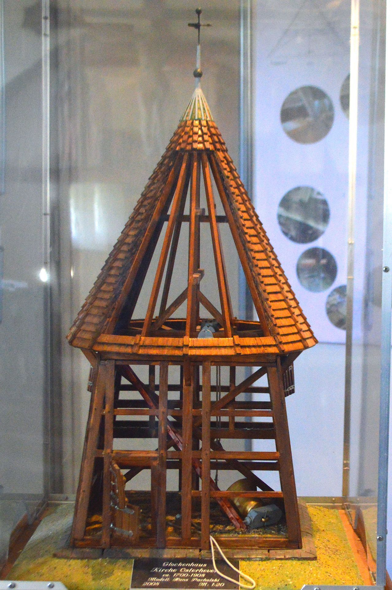 Modell des ehemaligen Glockenturms, ca. 1700 bis 1908, der Kirche St. Martin