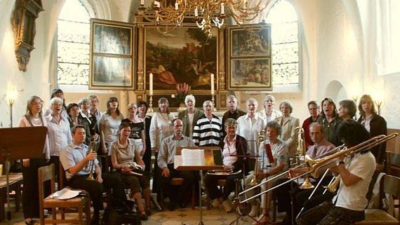 Link zur Seite Kirchenmusik + Musikprojekte. Das Bild zeigt den Kirchenchor St. Christian, Garding. Link zur Seite Kirchenmusik + Musikprojekte. Das Bild zeigt den Kirchenchor