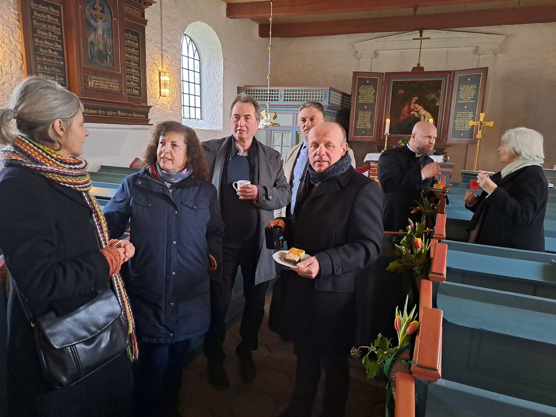 2.2.25. Ute Böttcher im Gespräch mit Architektin Anne Sax, Bürgervorsteher Christian Marwig, Bürgermeister Olaf Dircks.