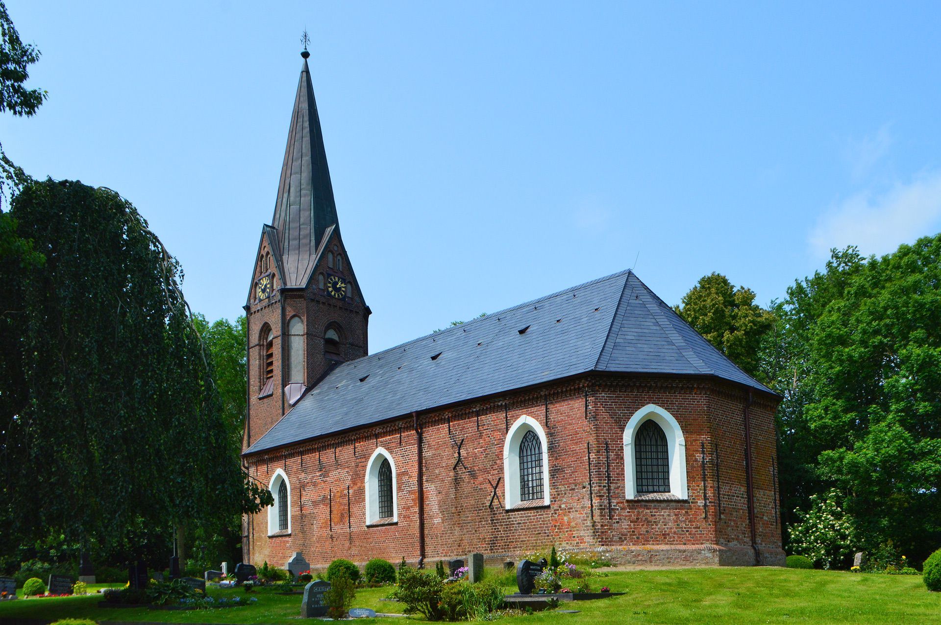 Ansicht Südosten der Kirche St. Michael in Welt