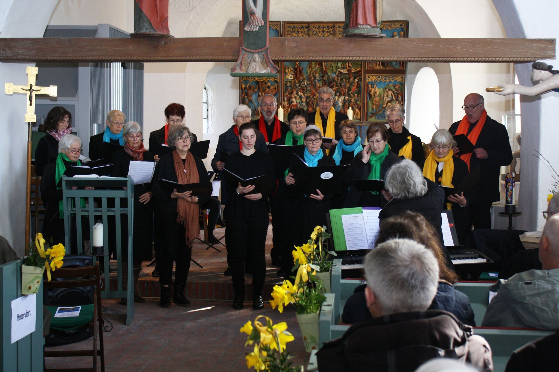 Kirche St. Martin in Osterhever. Wiedereröffnung nach Sanierung. Der Chor.