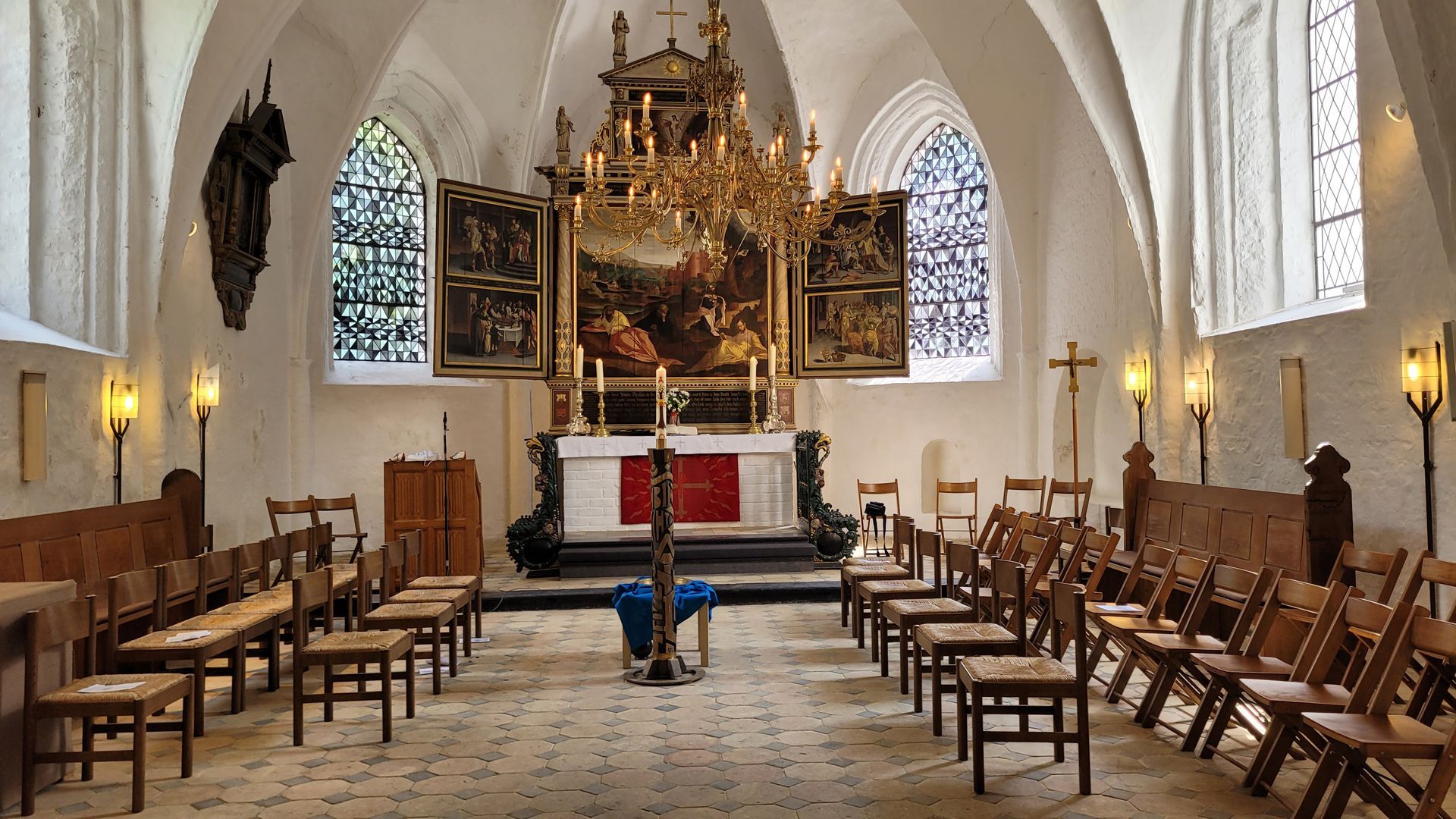 Das Bild zeigt den Altar von 1596 mit Werken von Marten van Achten. Kirche St. Christian in Garding. Altar von 1596 mit Werken von Marten van Achten. Kirche St. Christian