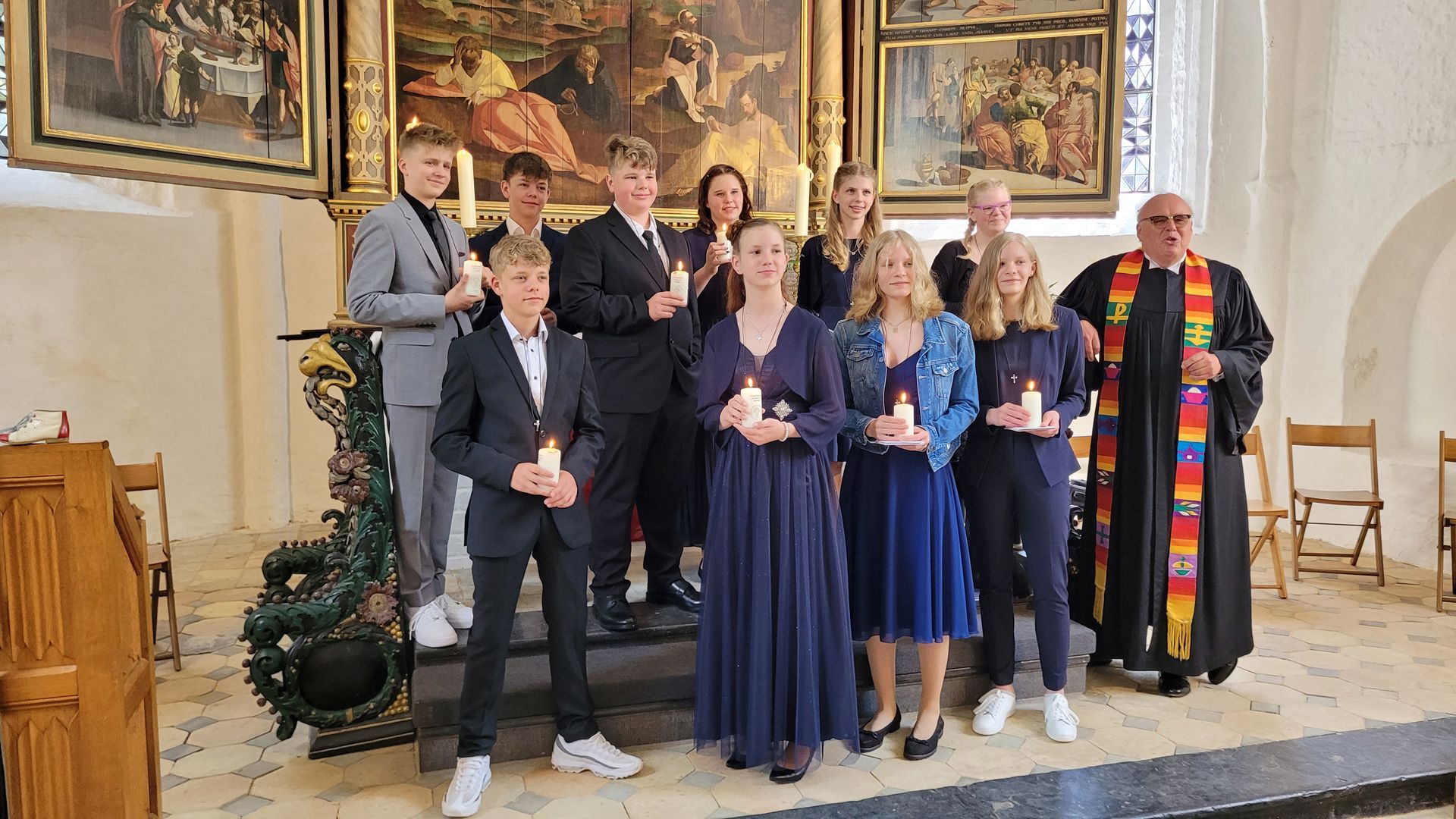 Konfirmation in der Kirche St. Christian Konfirmation in der Kirche St. Christian, Gruppe vor Altar