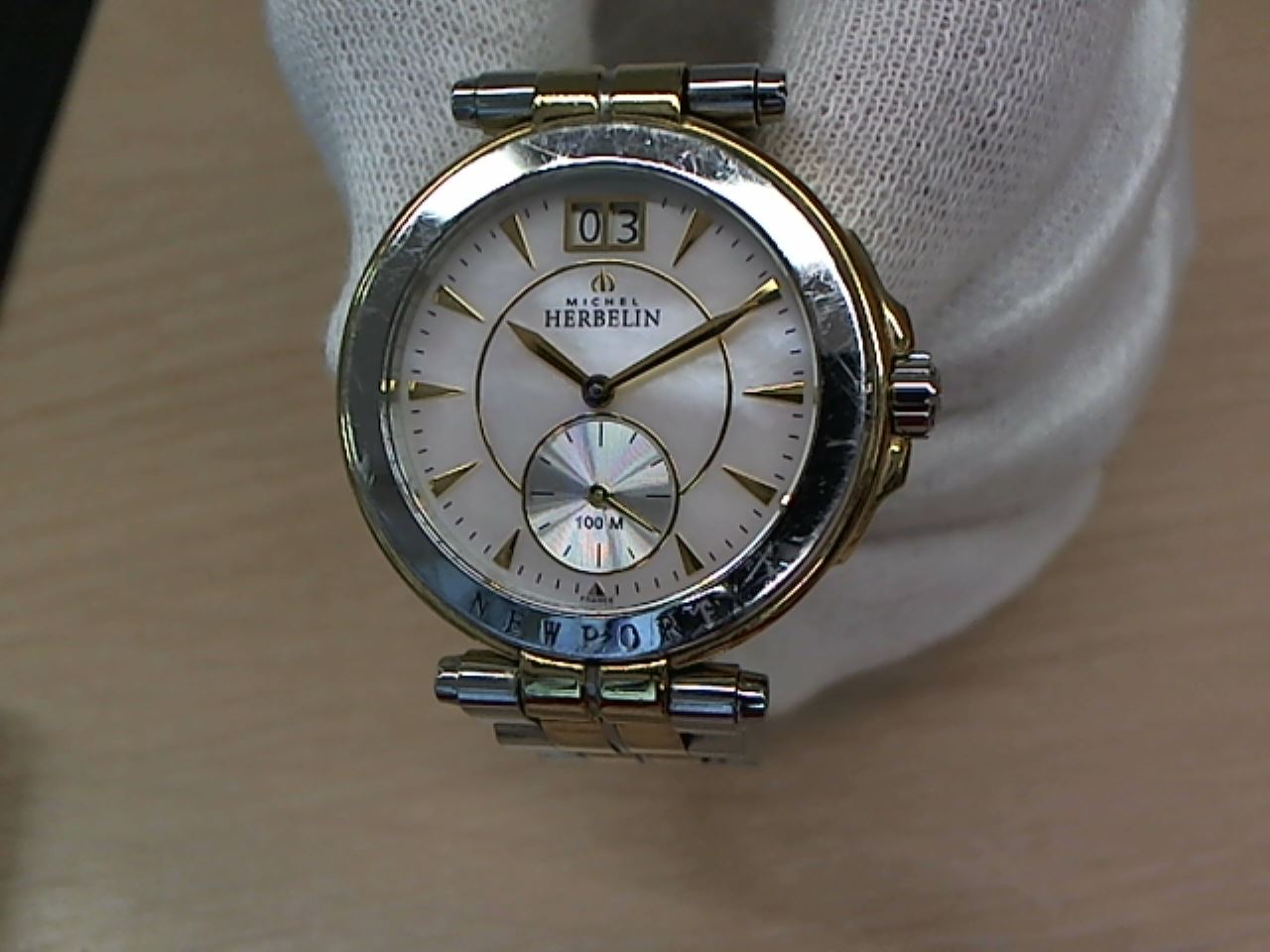 MICHEL HERBELIN UHRMACHER
