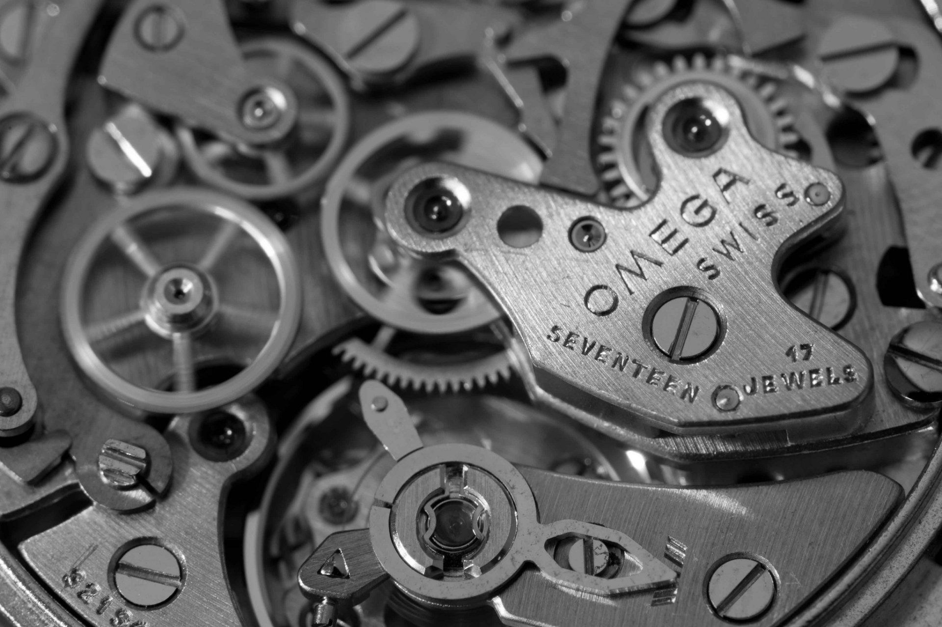 Zertifizierte Reparatur von Luxusuhren Uhrmacher Reparatur eines Omega 321 Uhrwerks - Revision von Luxusuhren