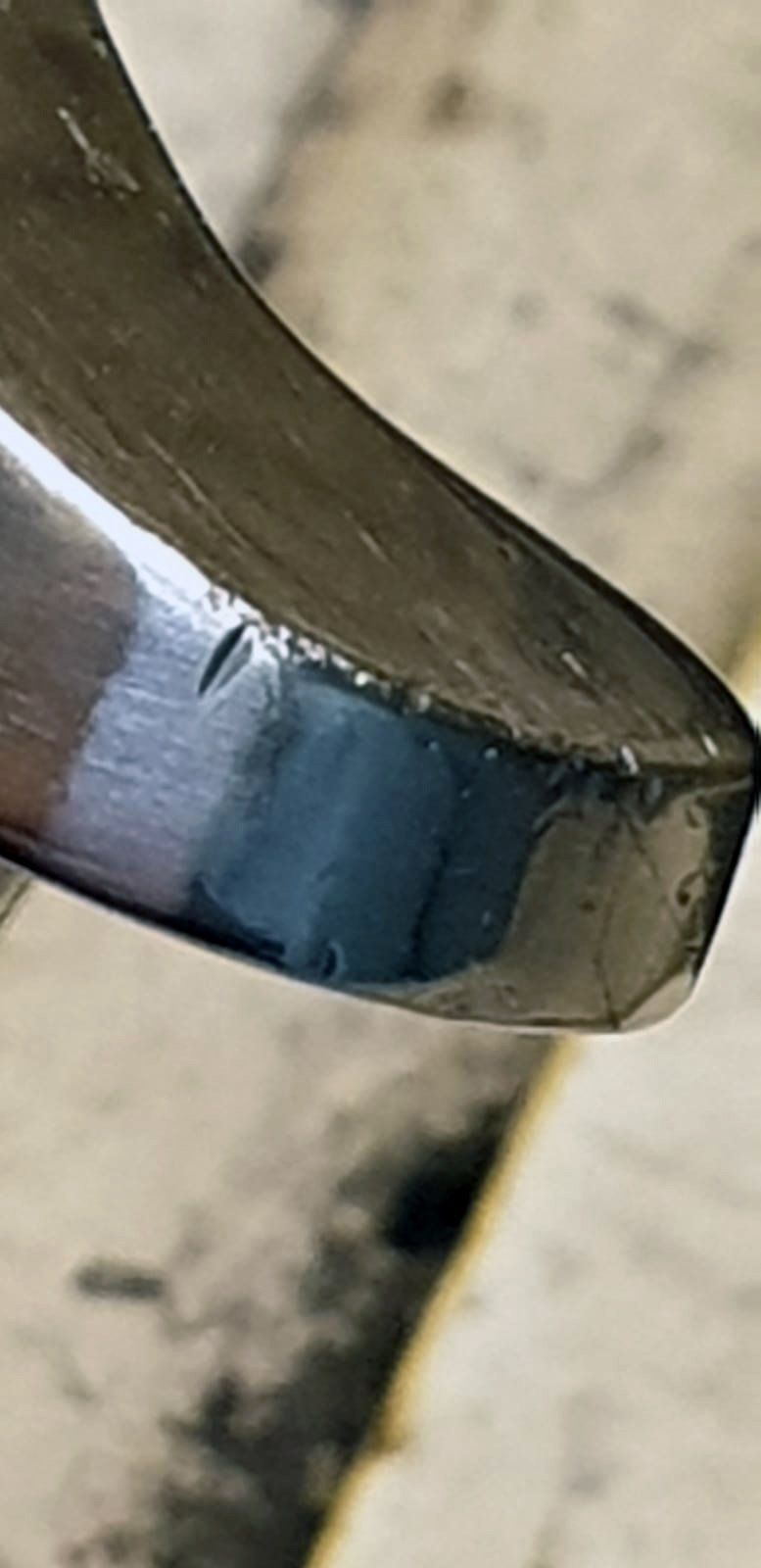 defektes Uhrengehäuse