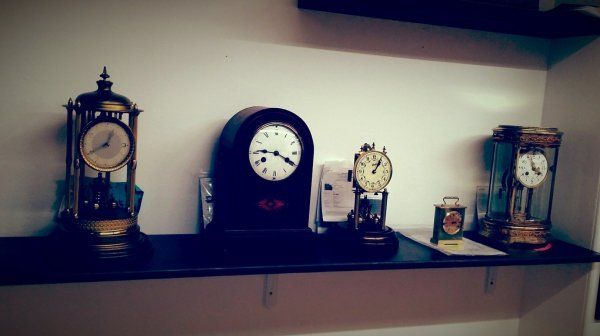 Stiluhr & Tischuhr Reparatur STILUHR TISCHUHR reparieren