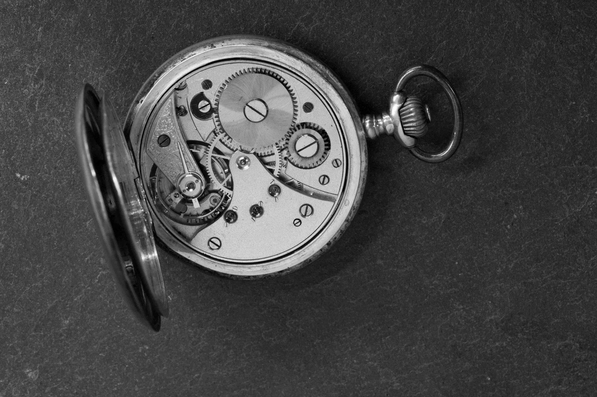 Taschenuhr reparieren