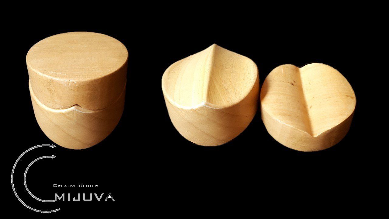 TOUCHED SAPPHIRE WITH AGAINST HORMA