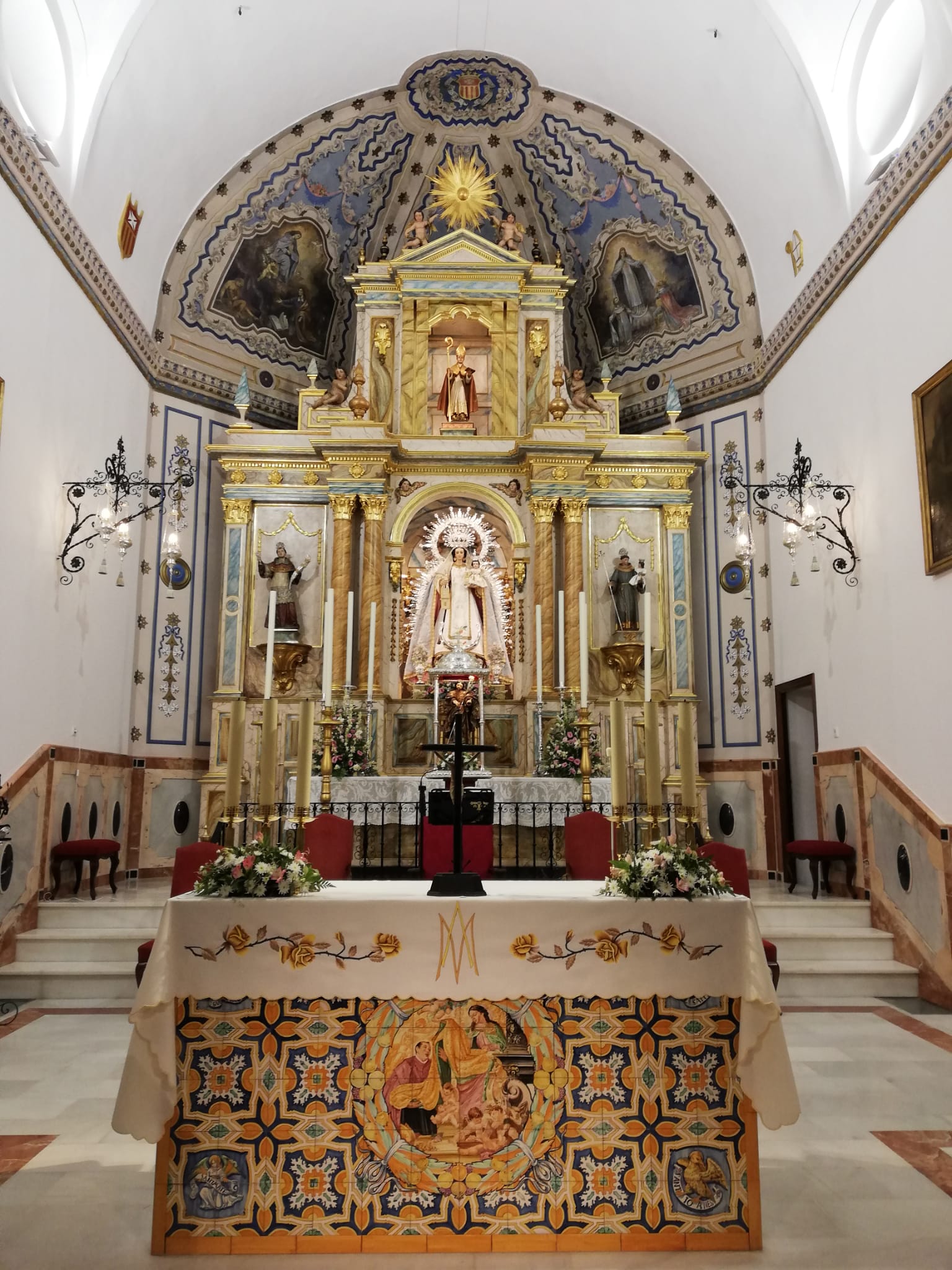 La Parroquia de San Ildefonso reabre sus puertas con el esplendor de antaño.