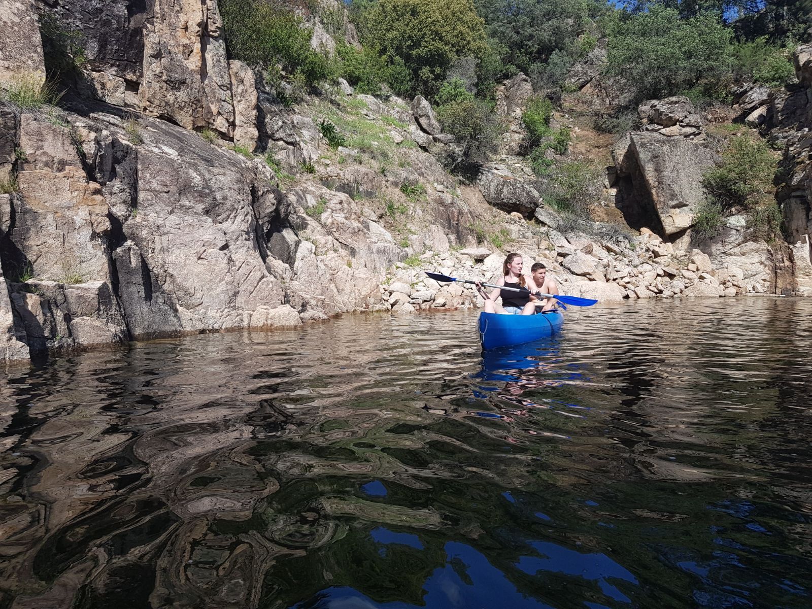 Para grupos y parejas Piraguas Pantano San Juan - Madrid
Alquiler de canoas en Madrid