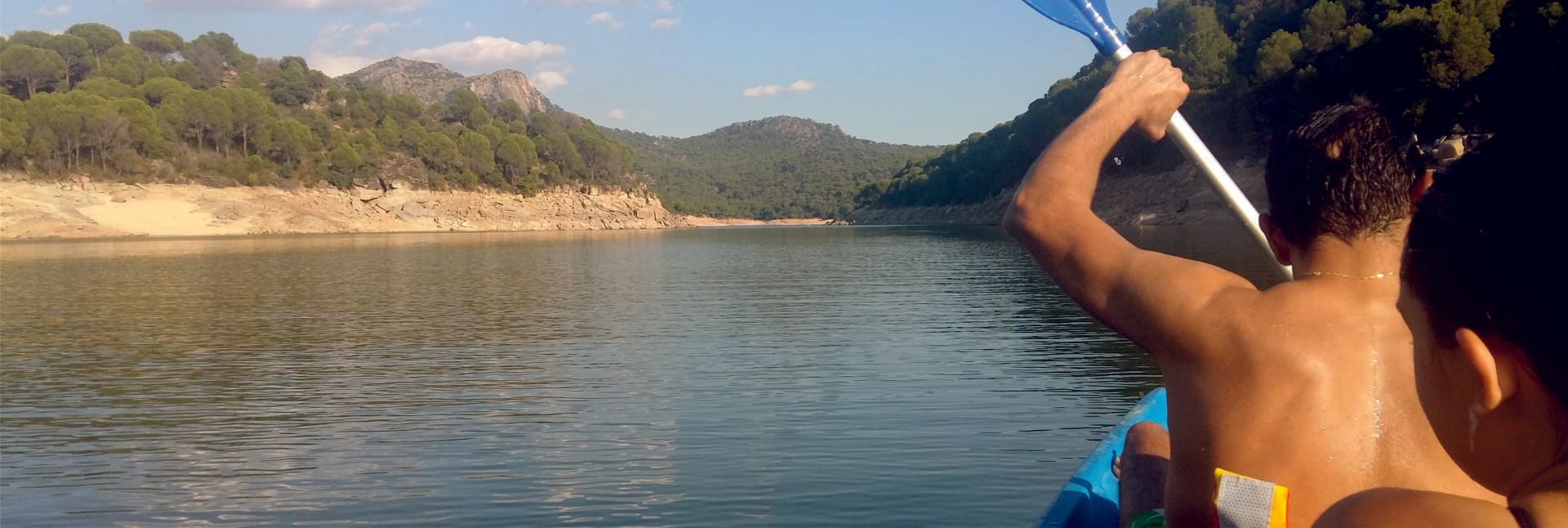 Ruta tranquila en familia Actividades con niños Piraguas Pantano San Juan - Madrid
Alquiler de piraguas en Madrid