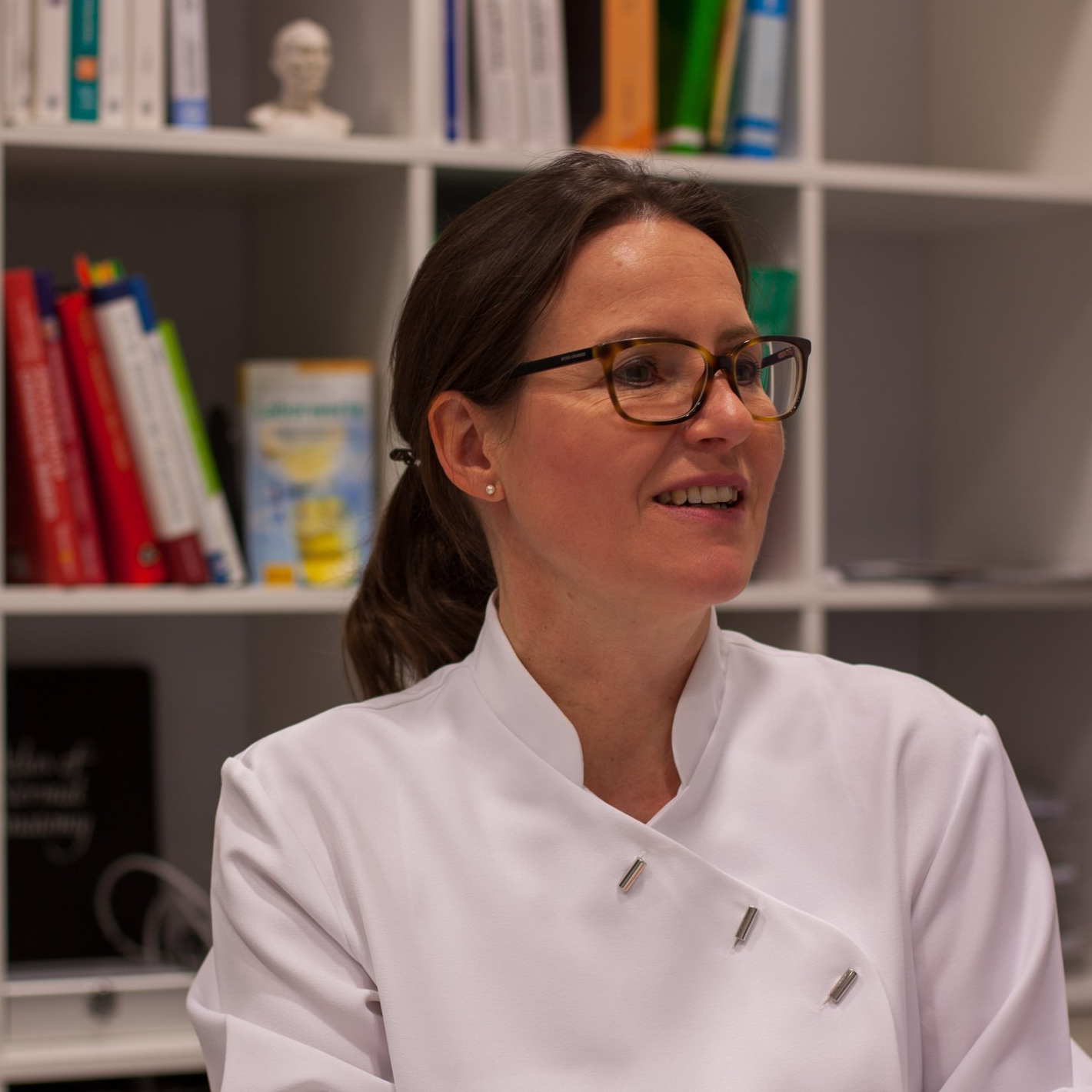 TCM, ausführliches Patientengespräch, Pulsdiagnose, Zungendiagnose, Akupunktur, chinesische Kräuter, Moxa in Winnenden und Ludwigsburg, Naturheilpraxis Diana Rahn