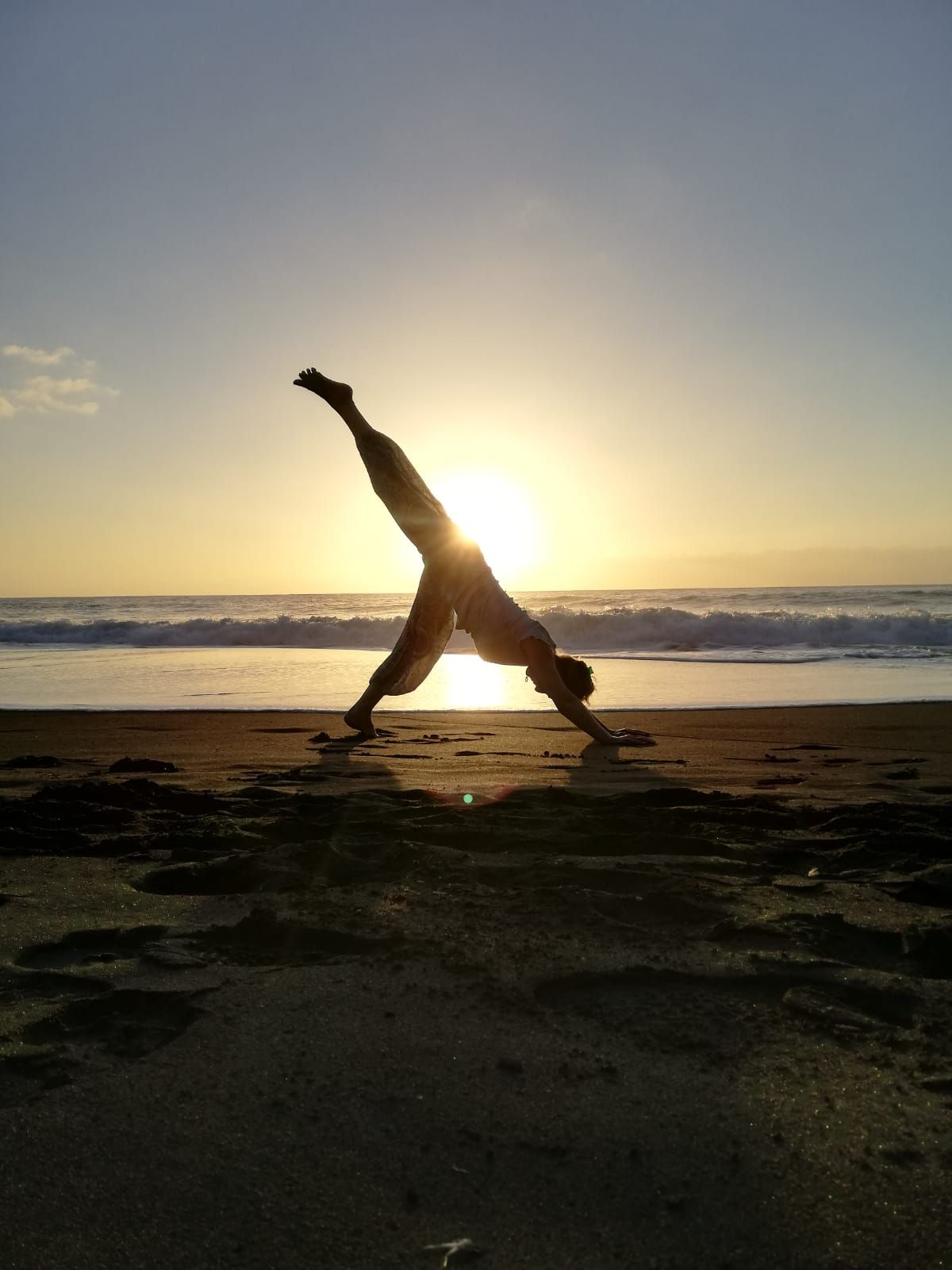 Yoga multilingual in English, German and Spanish