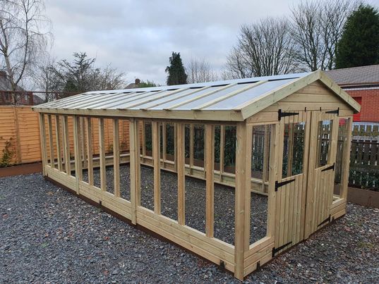 Greehouse Glass Cutting