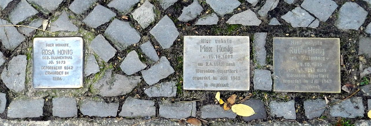 Ein Stolperstein und zwei Denksteine, Berlin