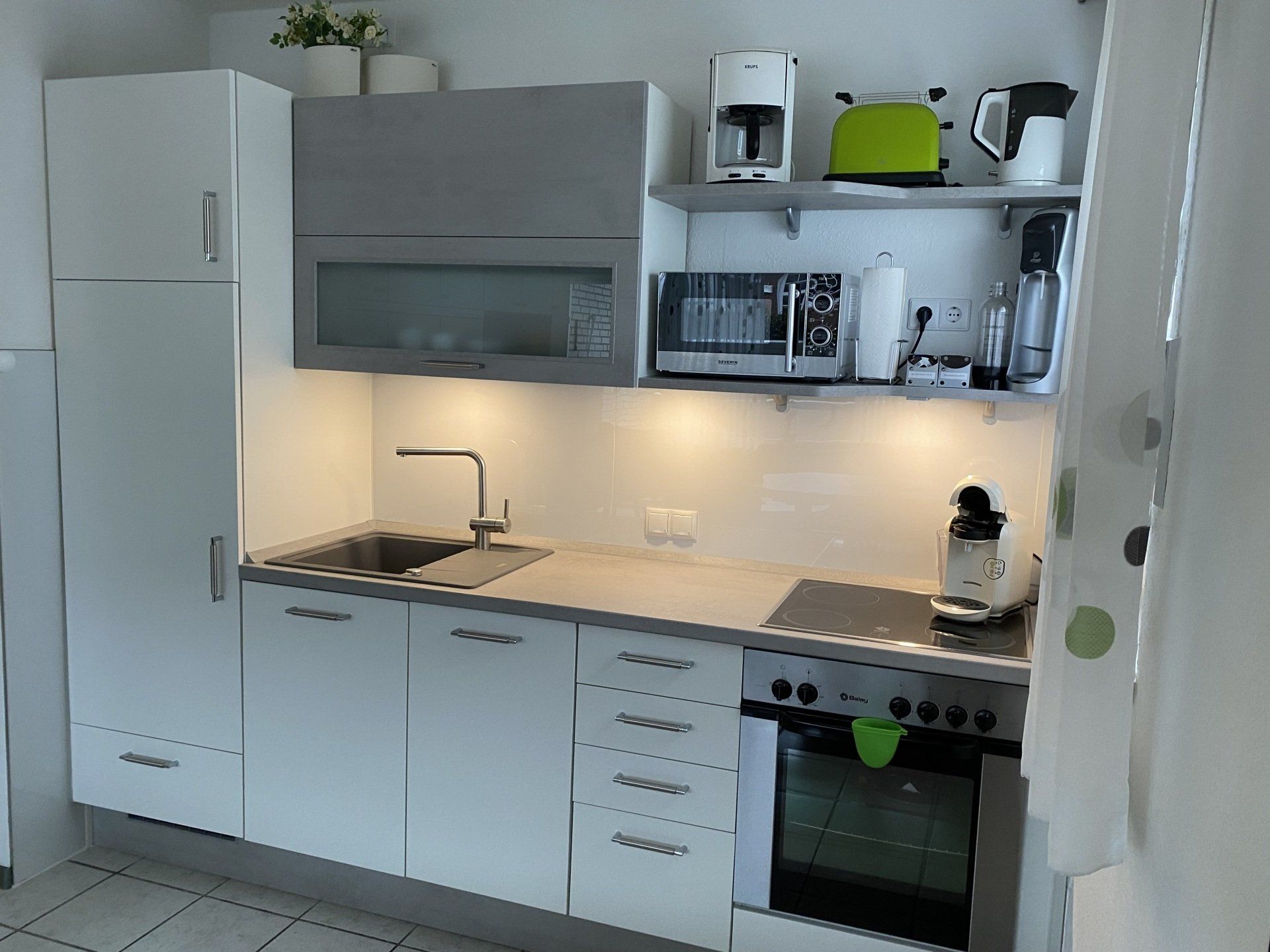 Vollausgestattete Küche inkl. Backofen Vollausgestattete Küche