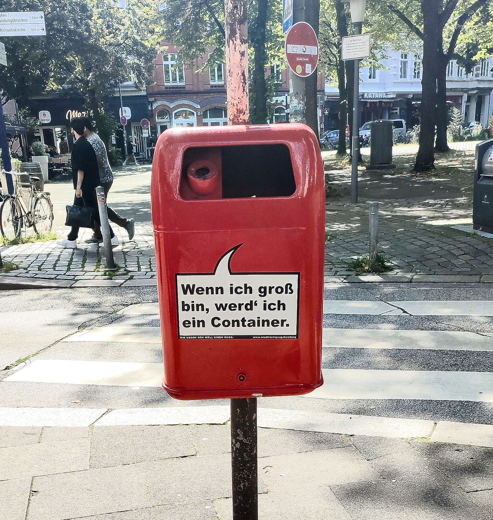 die ROTE DIXI oder: Bekomme ich eine große Schwester?