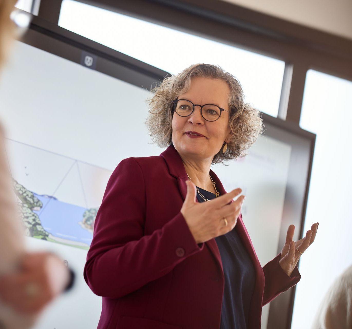 Anja Doil im TetraMap Workshop Anja Doil moderiert einen TetraMap Workshop für Führungskräfte.