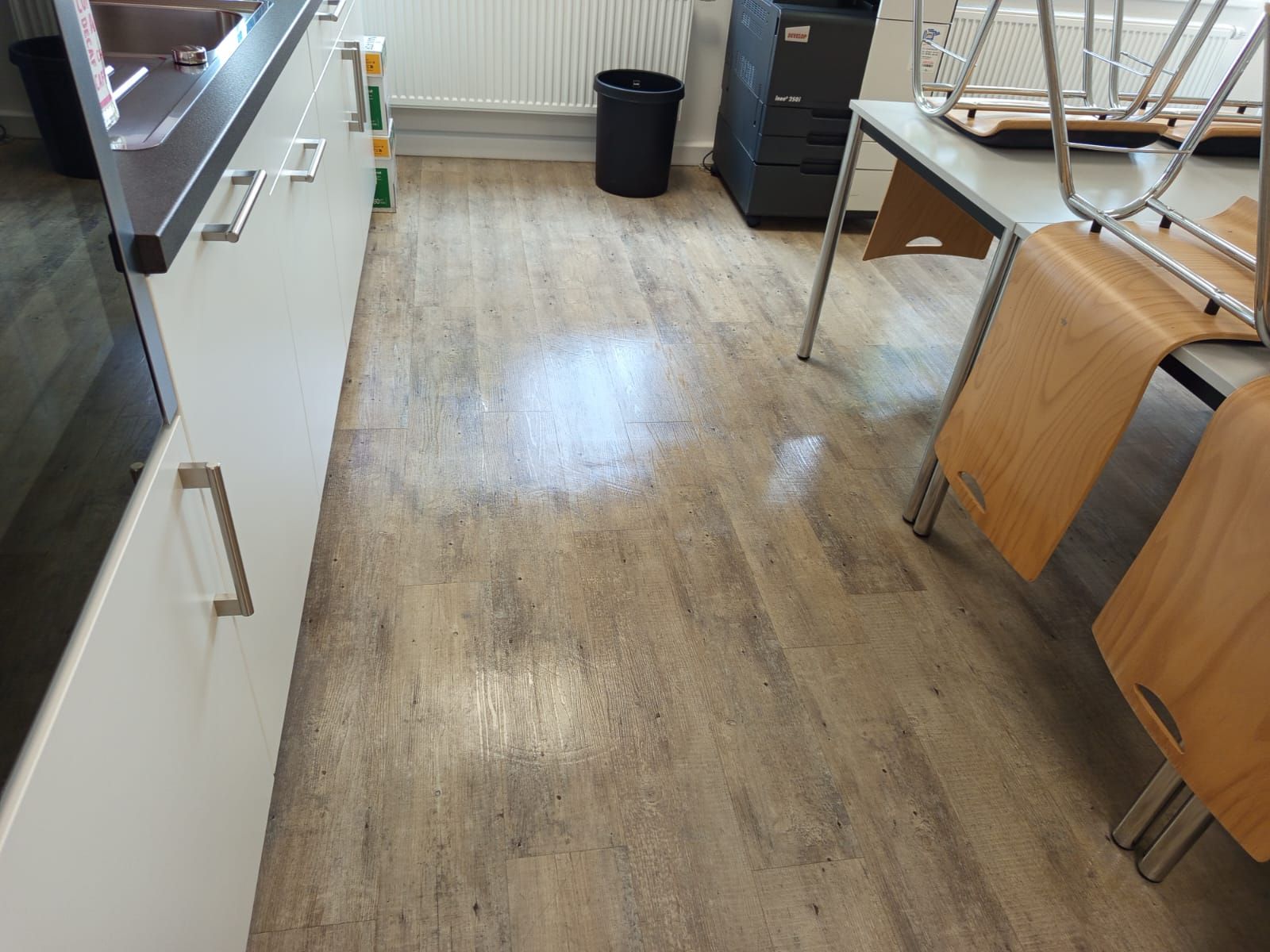Unterhaltsreinigung im Bürobereich, durchgeführt von einer Reinigungsfirma bietet nur Vorteile!