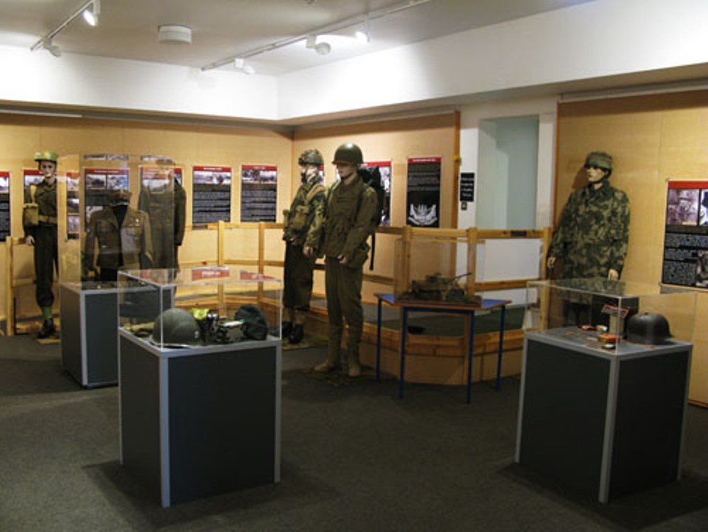 ww2 exhibition, 1939 - 1945 ww2, polish army world war two, nazi germany, german army ww2, D-day, 6th june 1944, battle of the bulge, operation market garden, arnhem, general maczek, touring exhibitions, ww2 exhibitions, poland first to fight, polish soldiers ww2, adolf hitler, general eisenhower, general montgomery, polish army in scotland, wojtek soldier bear, wojtek the bear, wojtek memorial edinburgh, polish 1st armoured division, armoured hussars, emil szmalc, mussolini, waffen ss, 12th ss panzer division, hitler youth, battle of normandy, falaise gap, general anders, africa corps, afrika corps, erwin rommel, polish parachute brigade, polish 1st armoured division