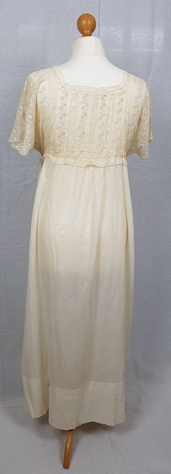 titanic first class passenger, titanic survivor, titanic nightgown, titanic passenger Margaret Welles Baron Swift, titanic artefacts, titanic exhibition, touring exhibitions, titanic and white star line exhibition, rms olympic, hmhs britannic, titanic in photographs, white star line, titanic auctions, titanic, titanic belfast, harland and wolff, captain ej smith, titanic movie, rms titanic, ss titanic, marconi, exhibitions, museums, museum exhibition, titanic in america
