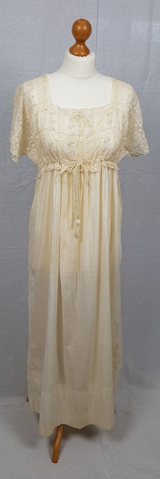 titanic first class passenger, titanic survivor, titanic nightgown, titanic passenger Margaret Welles Baron Swift, titanic artefacts, titanic exhibition, touring exhibitions, titanic and white star line exhibition, rms olympic, hmhs britannic, titanic in photographs, white star line, titanic auctions, titanic, titanic belfast, harland and wolff, captain ej smith, titanic movie, rms titanic, ss titanic, marconi, exhibitions, museums, museum exhibition, titanic in america