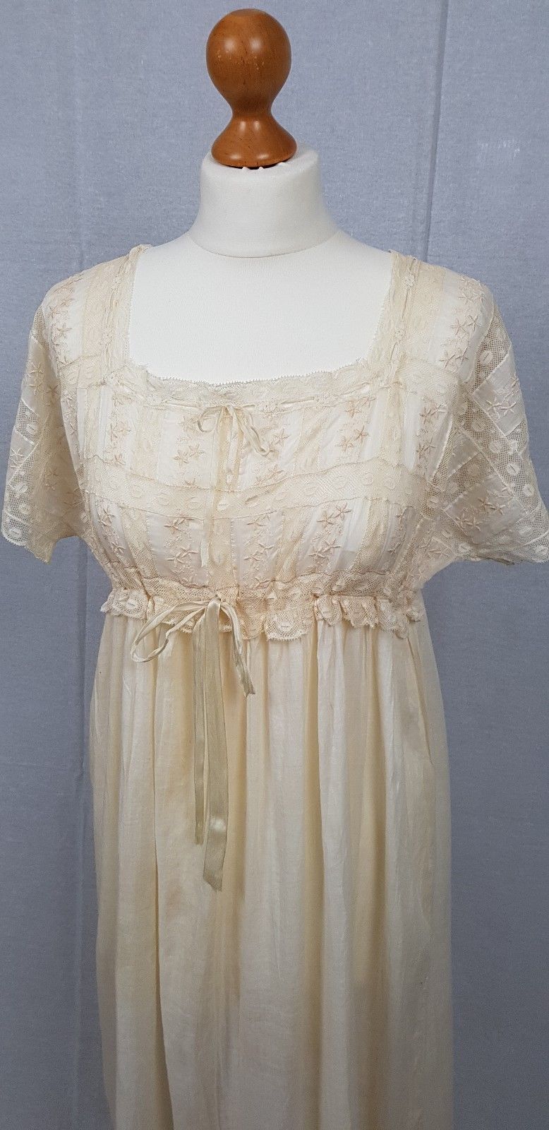 titanic first class passenger, titanic survivor, titanic nightgown, titanic passenger Margaret Welles Baron Swift, titanic artefacts, titanic exhibition, touring exhibitions, titanic and white star line exhibition, rms olympic, hmhs britannic, titanic in photographs, white star line, titanic auctions, titanic, titanic belfast, harland and wolff, captain ej smith, titanic movie, rms titanic, ss titanic, marconi, exhibitions, museums, museum exhibition, titanic in america