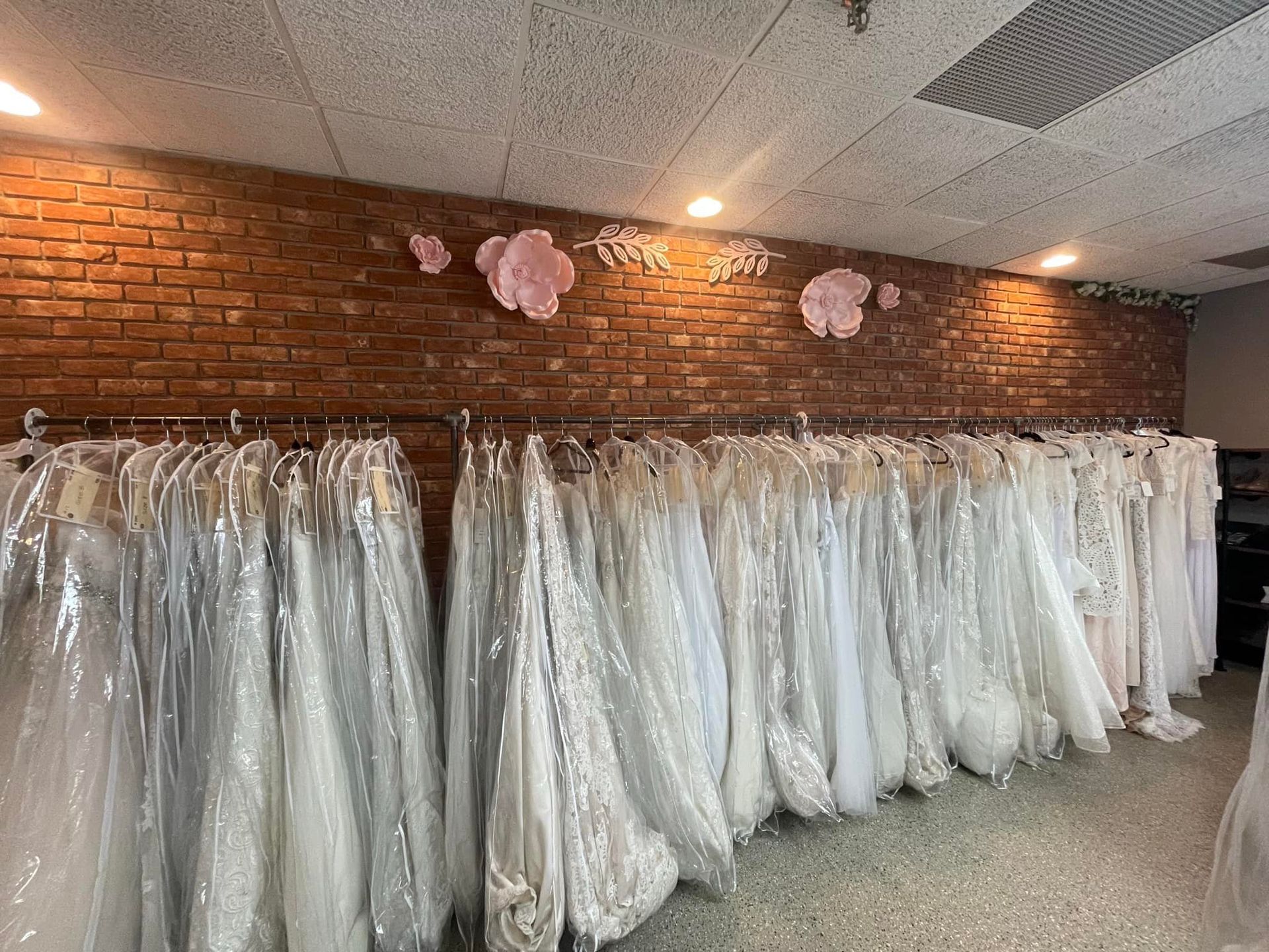 Oh My Gown Wedding Dress Consignement Shop in Fort Wayne Indiana, affordable wedding dresses Indiana