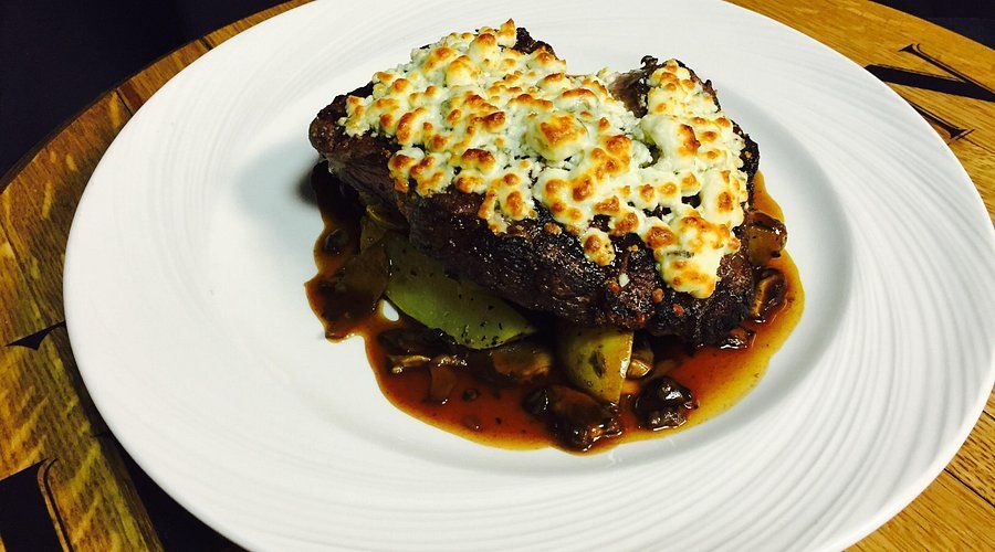 Hideout 125 dinner date night restaurant in Fort Wayne