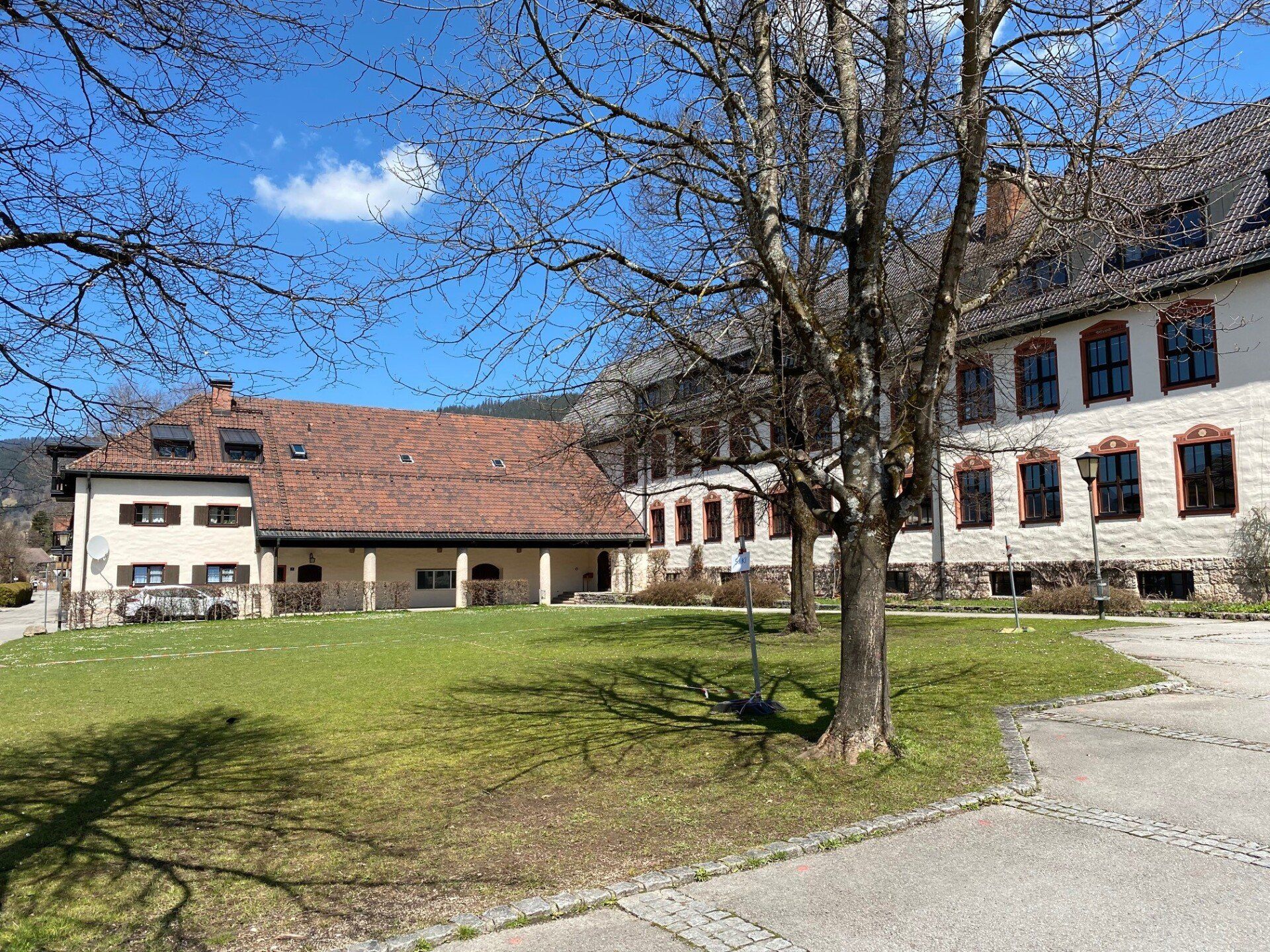 SANKAN Karate in Oberammergau befindet sich in der Sporthalle der Grund- und Mittelschule.