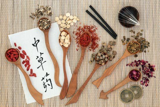 Raw Chinese herbs on display