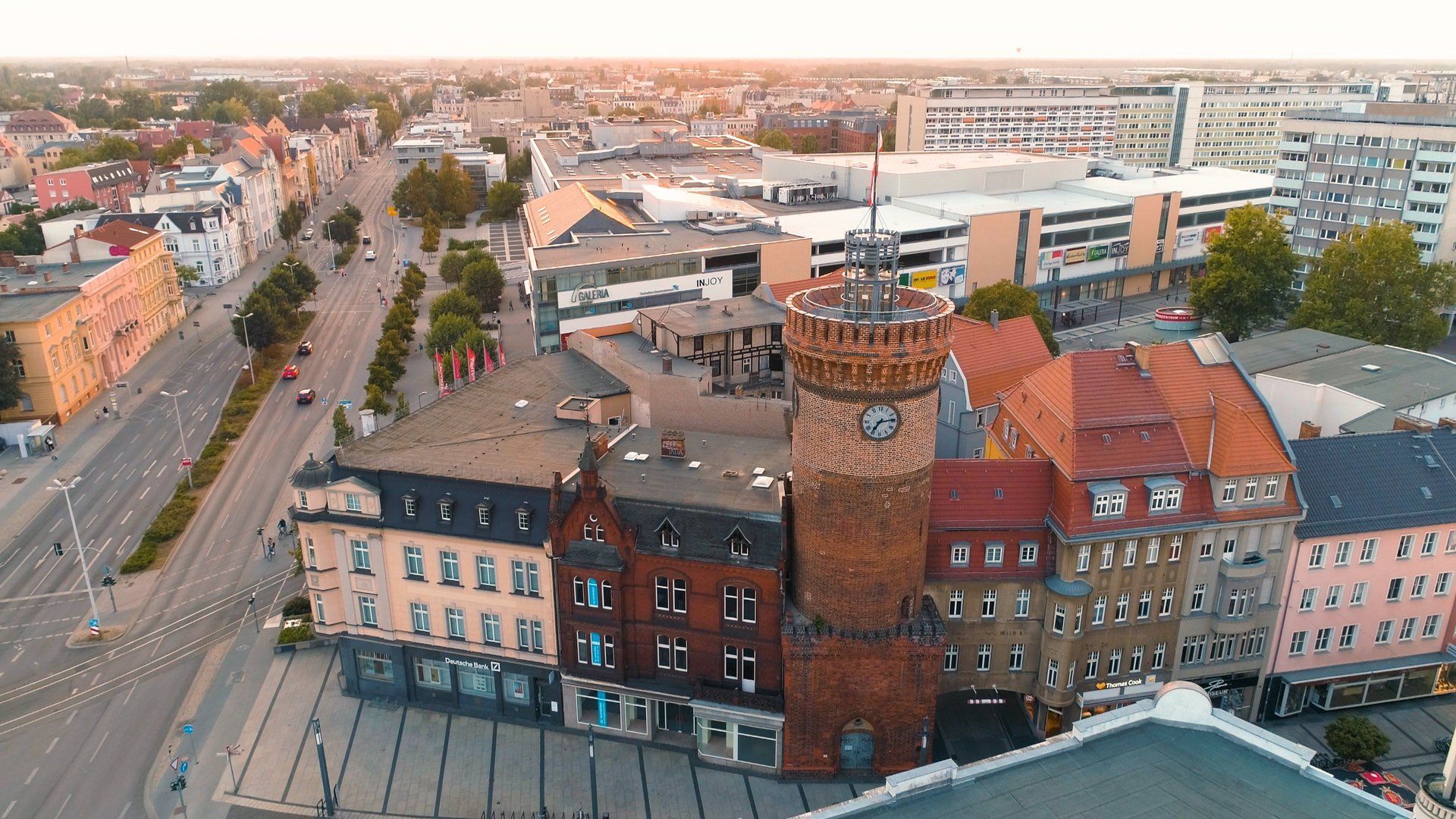 Filmproduktion & Fotografie - www.ronpetrass.de Urheber: Ron Petraß - Imagefilme, Trailer, Werbespots, Produktfilme, Businessfotografie, Hochzeitsfilme, Musikvideos