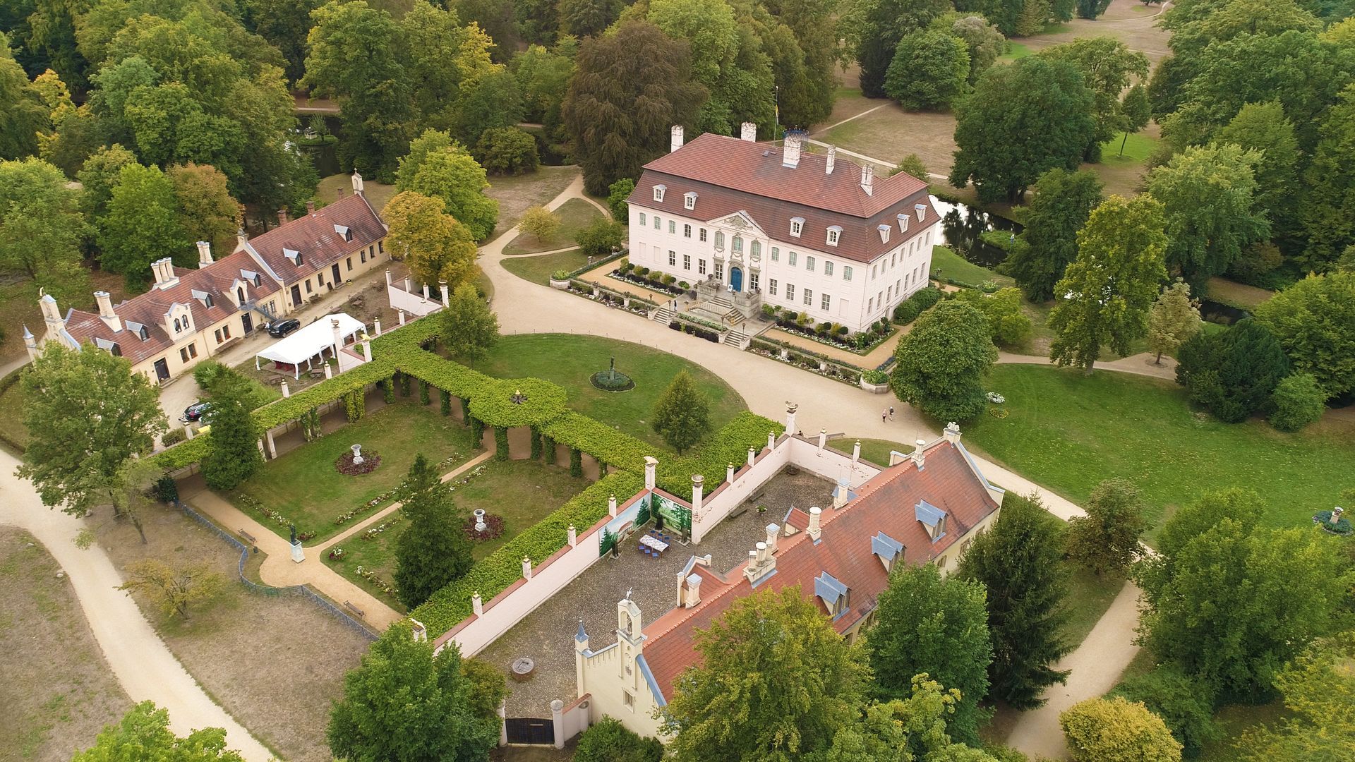 Filmproduktion & Fotografie - www.ronpetrass.de Urheber: Ron Petraß - Imagefilme, Trailer, Werbespots, Produktfilme, Businessfotografie, Hochzeitsfilme, Musikvideos