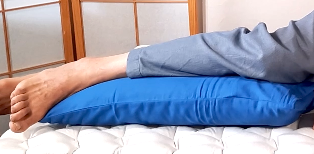 10 - Das Knielagerungskissen  - Anwendungen für alle Schlafpositionen