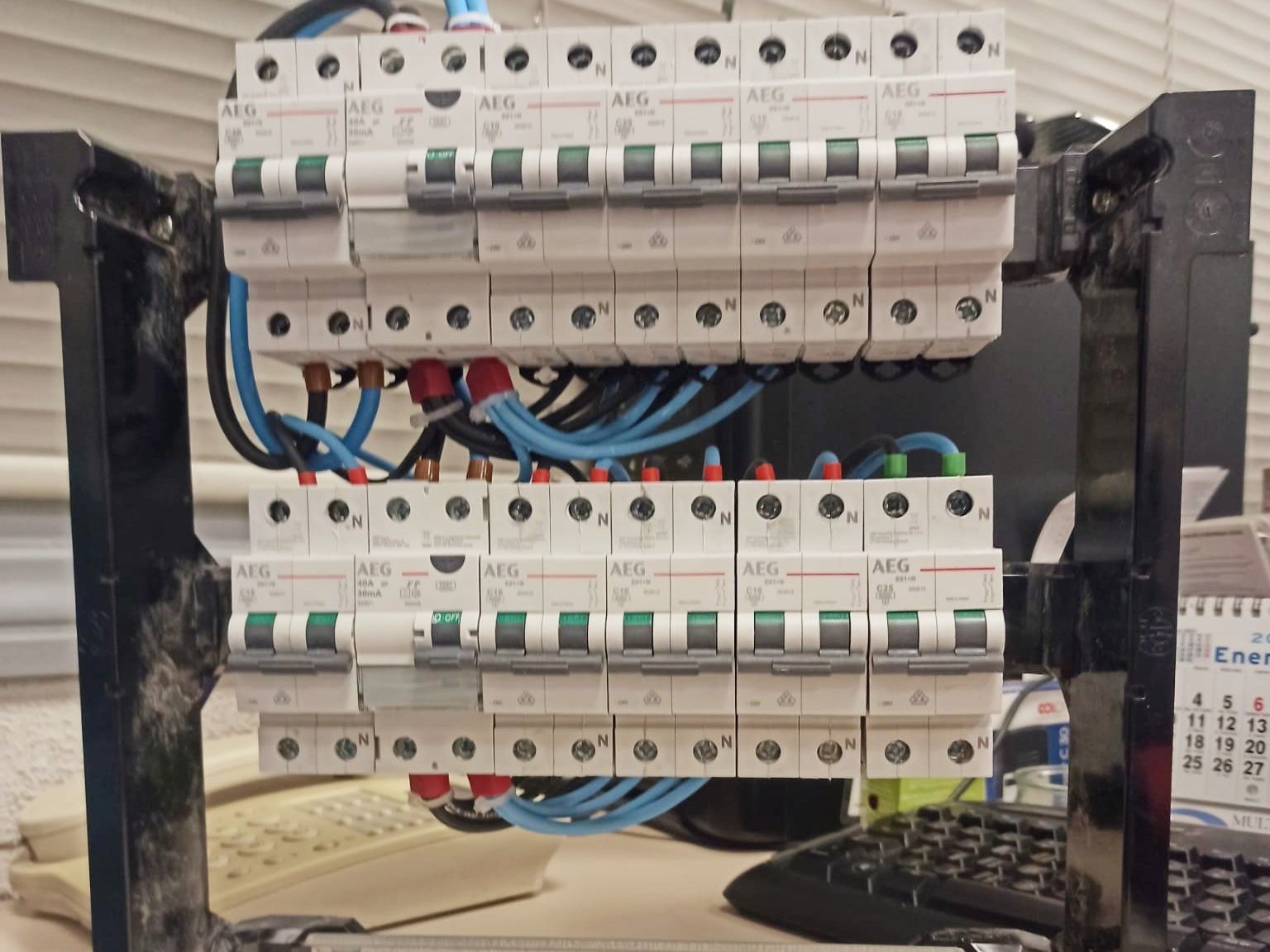 Cuadro eléctrico personalizado