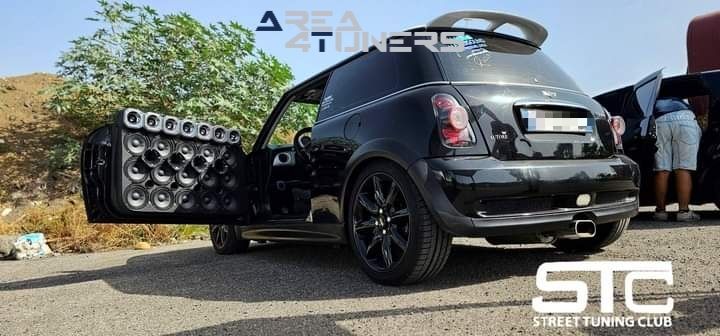 7 Street Tuning Catania
Imagen del reportaje de la revista Tuning Area4tuners.es, de la concentración de coches Tuning del año 2024 en Catania, Italia.