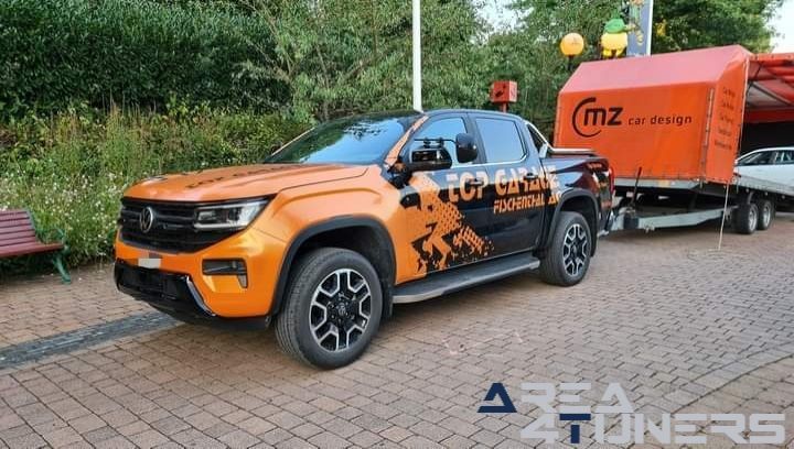 Cars And Coasters
Imagen del reportaje de la revista Tuning Area4tuners.es, de la concentración de coches Tuning del año 2024 en Habloch, Alemania.