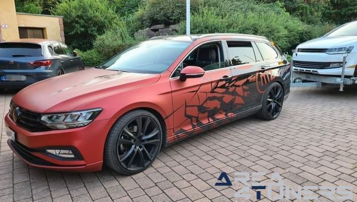 Cars And Coasters
Imagen del reportaje de la revista Tuning Area4tuners.es, de la concentración de coches Tuning del año 2024 en Habloch, Alemania.